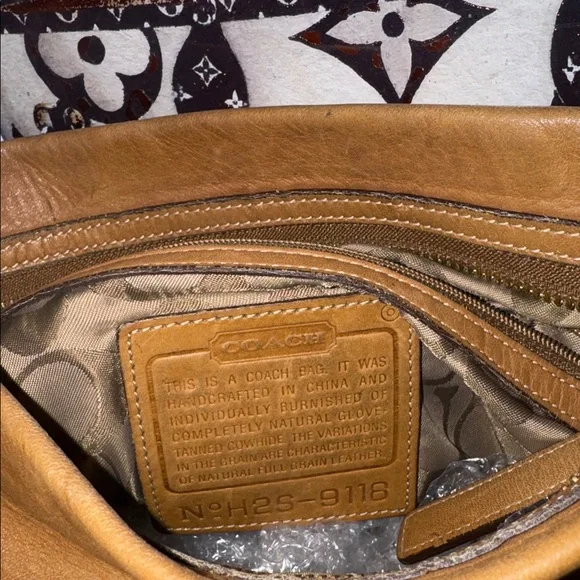 Coach # H2S-9118 Vintage Legacy SoHo Hobo Bag - Picture 2 of 7